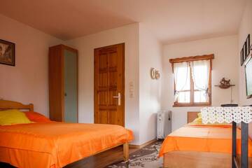 Фото номера Трехместный номер Гостевой дом Chiflik Elena Guest House г. Kyulevcha 8